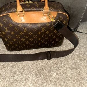 Louis Vuitton Deauville  Monogram Tote Bag
